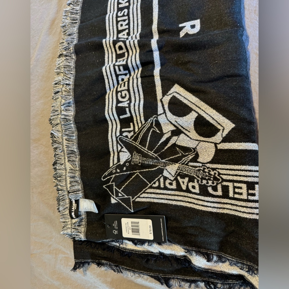 NWT Karl Lagerfeld Black & White Logo Fringe Scarf Wrap